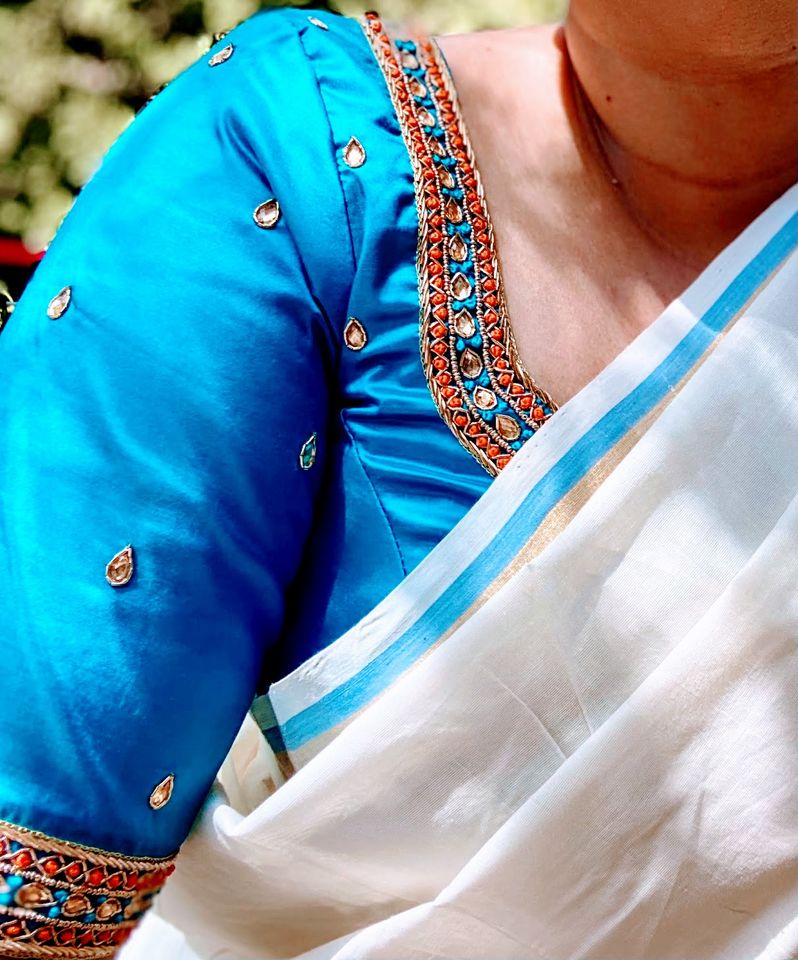 Kasavu Handloom Saree - Off White w/ Blue