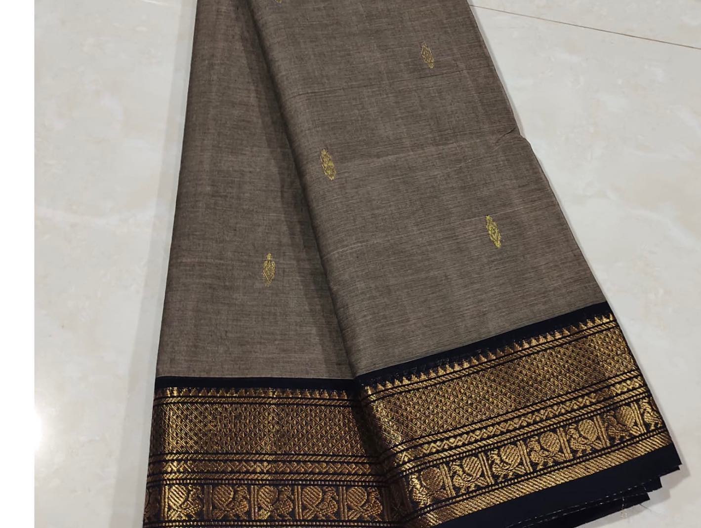 Chettinad Handloom Saree - Gray w/ Black