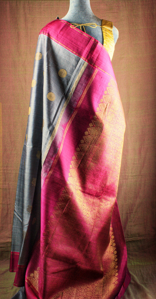 Kanjivaram Pure Silk Pure Zari Saree - Gray w/ Majenta