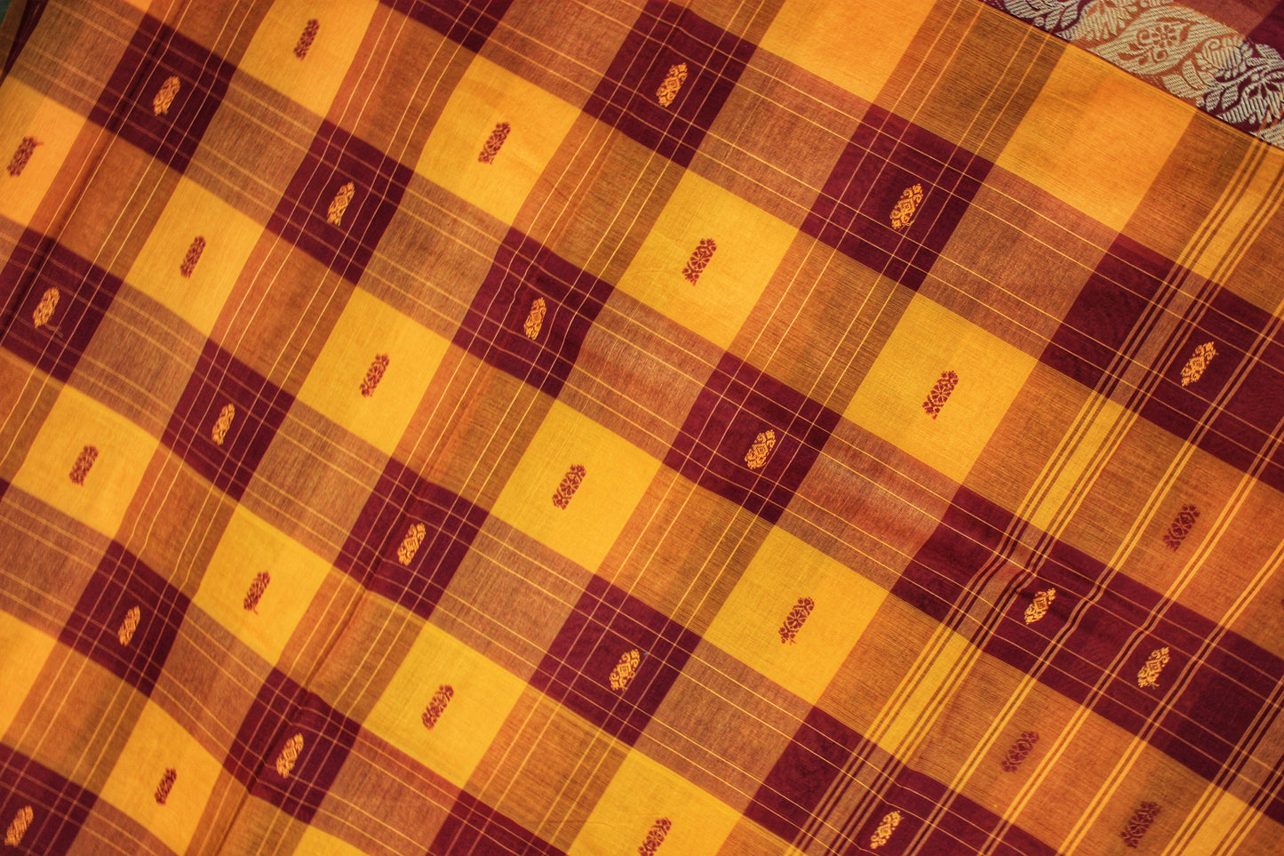 Kandangi Handloom Saree - Checks - Yellow/ Maroon