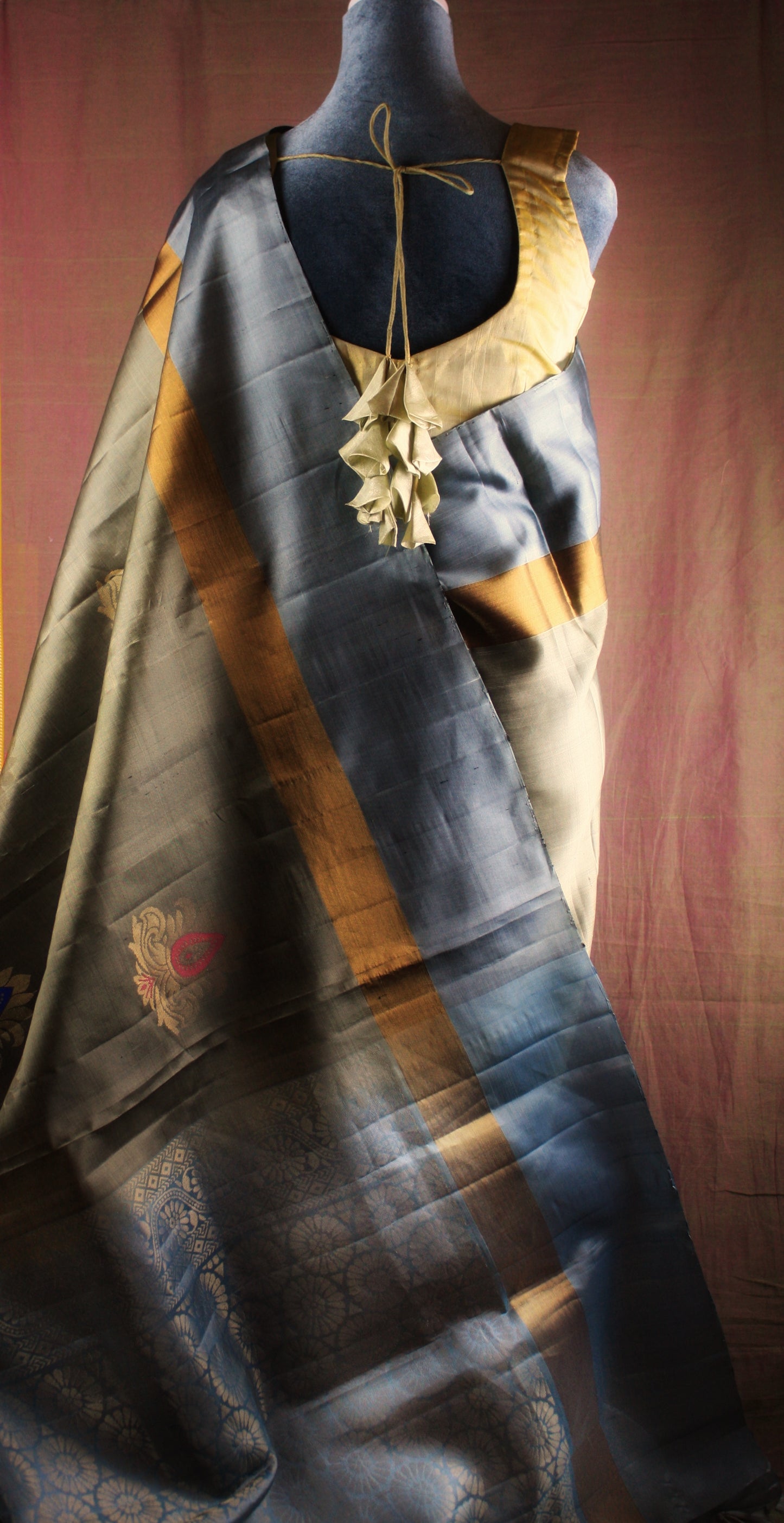 Venkatagiri Silk Saree - Gray/ Gold